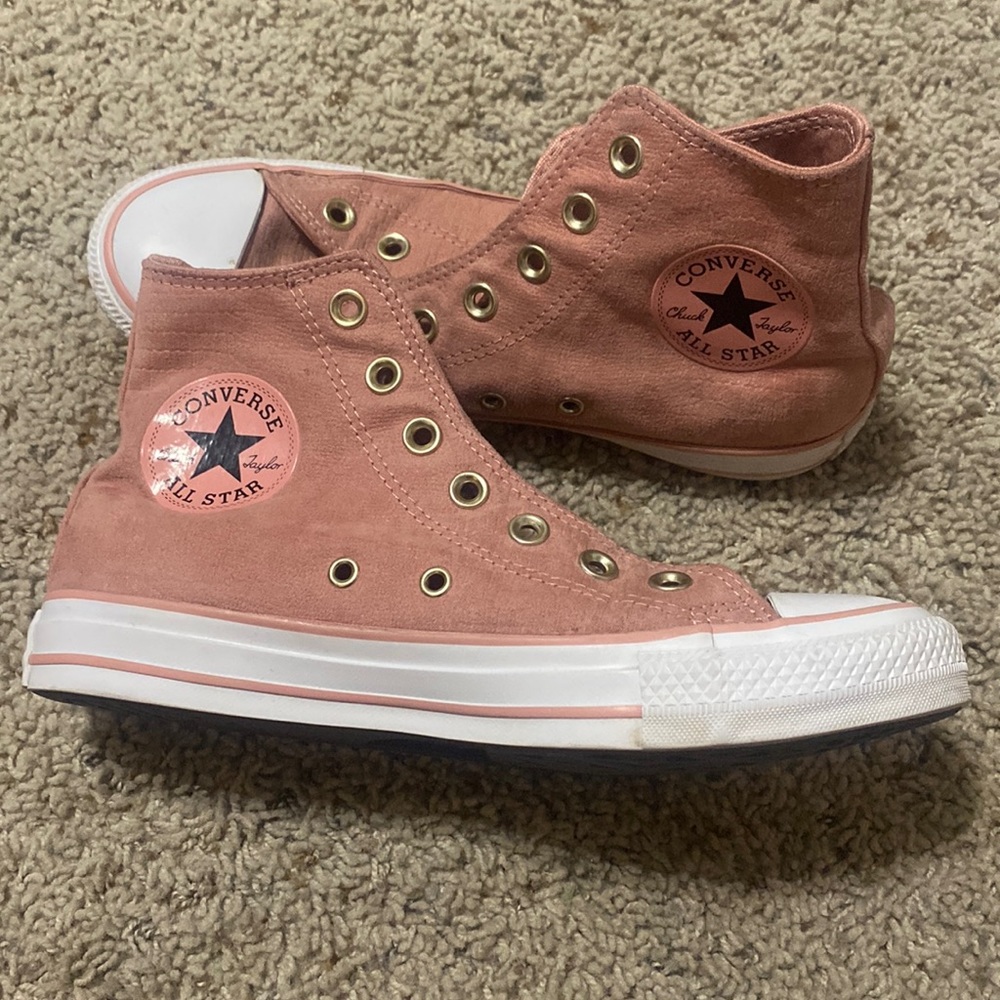 size 7 pink textured converse